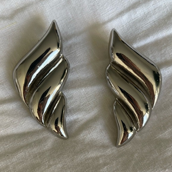 Silver Swirl Earrings NWOT! - Picture 2 of 4